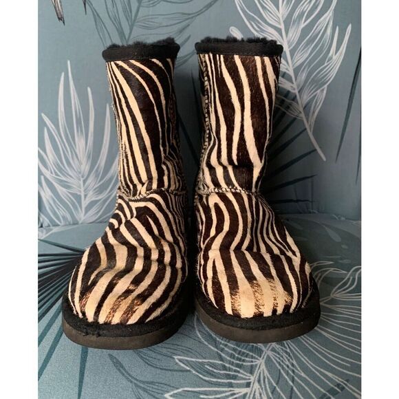 UGG Classic Short Exotic Zebra Print Shearling Sheepskin CALF HAIR Boots sz 6 - Picture 4 of 10